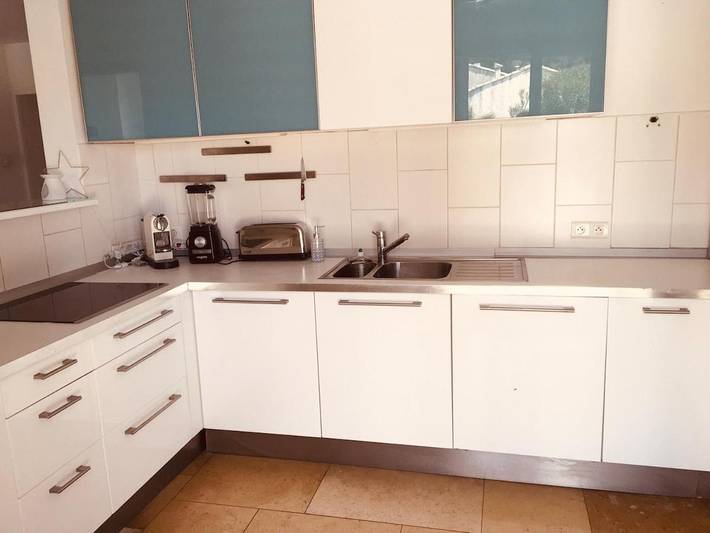 Location de vacances pour 6 personnes, avec piscine ainsi que jardin et vue à Rognac - 4