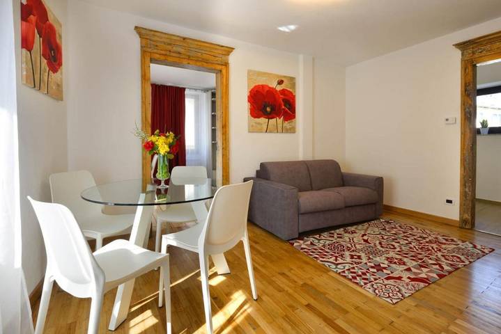 Gîte pour 4 personnes, avec Balcon et Terrasse ainsi que Jardin et Vue à Torre Pellice