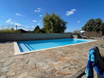 Gîte pour 2 personnes, avec piscine et jardin à Nanteuil-Auriac-de-Bourzac
