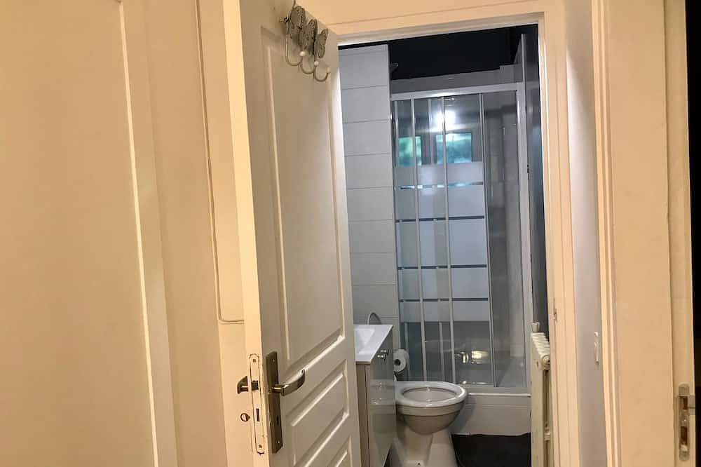 Apartamento entero, Amplio apartamento de 2 habitaciones de 60m2 cerca de París y Cdg in Aubervilliers, Sena-Saint Denis