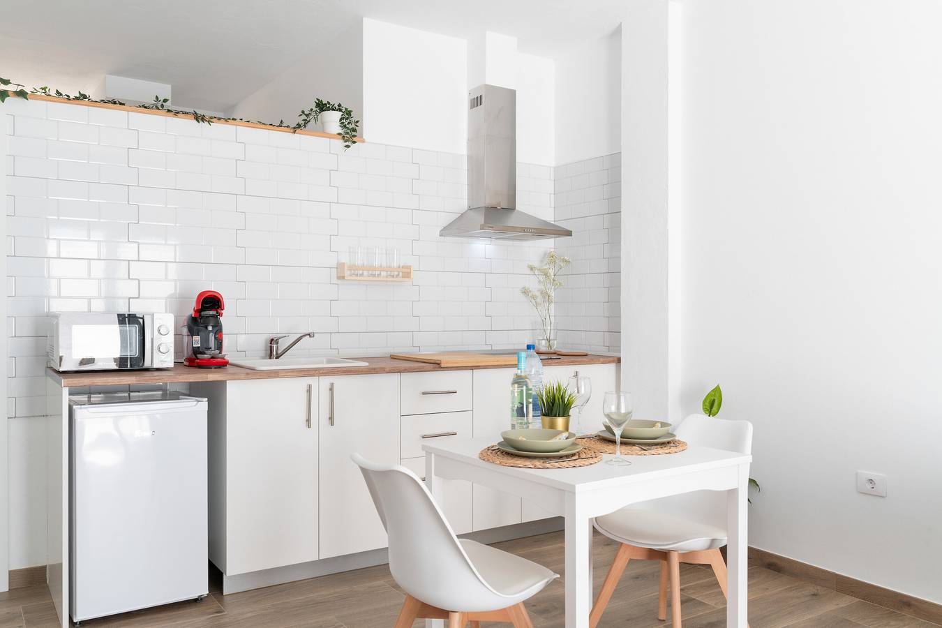 Apartamento entero, Vacaciones 'El Rincón De Agustín I' con vistas a la montaña, terraza privada y Wi-Fi in Mácher, Tías