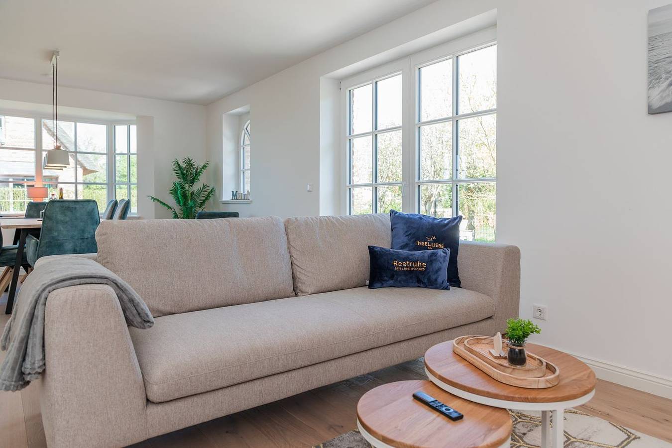 Ferienhaushälfte Reetruhe mit Garten und moderner Ausstattung in Borgsum in Borgsum, Föhr