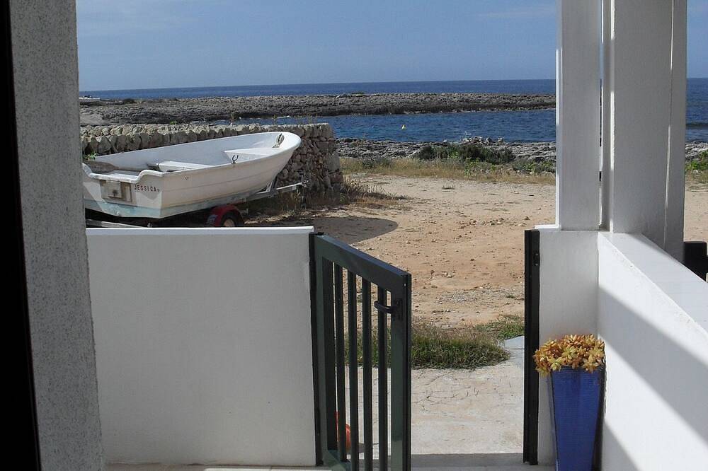 Enchanting fisherman’s cottage in front of the sea in Biniancolla in Biniancolla, Menorca