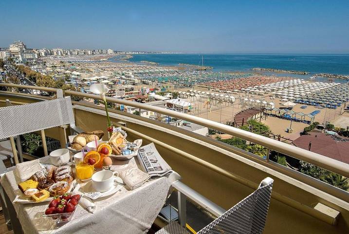 Appartamento per 2 persone, con Balcone e Idromassaggio nonché Terrazza e Giardino a Cattolica