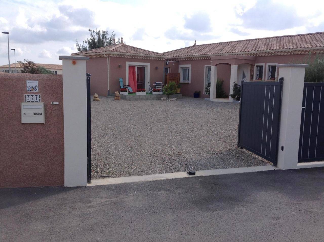 Appartement entier, Studio indépendant le Mahana in Magalas, Côte méditerranéenne (France)