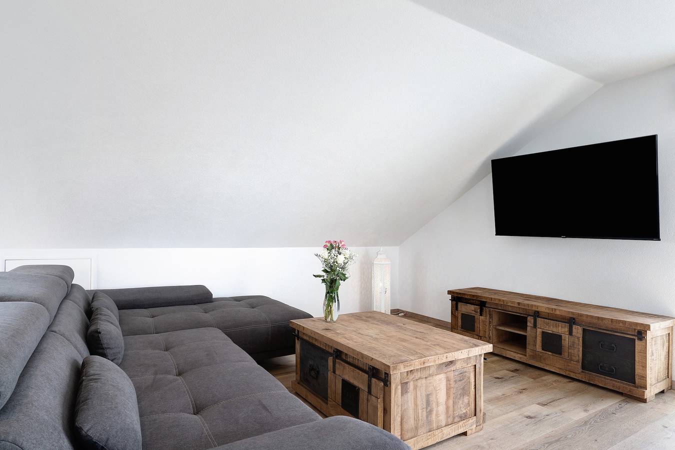 Ganze Wohnung, Ferienwohnung 'Moderne Offene Dachgeschoßwohnung' mit Gemeinschaftspool und Wlan in Rheinau, Mittlerer Schwarzwald