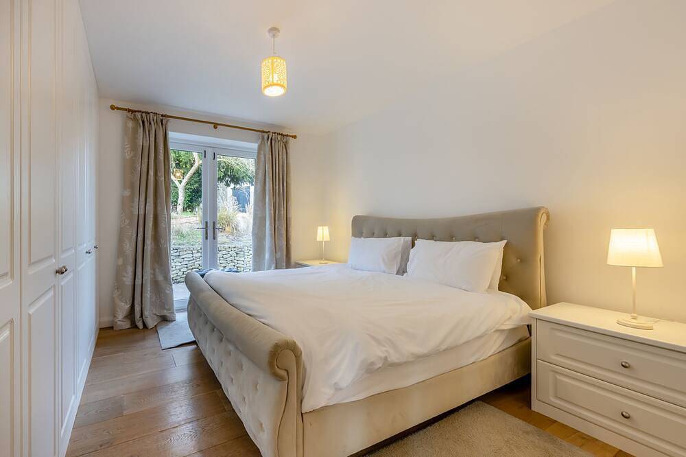 Explore Little Shurdington and Beyond in this Luxurious Holiday Home. in Badgeworth, Gloucestershire