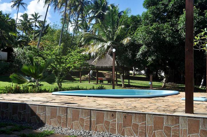 Maison pour 3 personnes, avec piscine ainsi que terrasse et jardin, animaux acceptés dans Bahia
