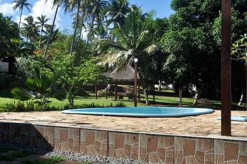 Gîte pour 3 personnes, avec jardin ainsi que terrasse et piscine, animaux acceptés dans Bahia
