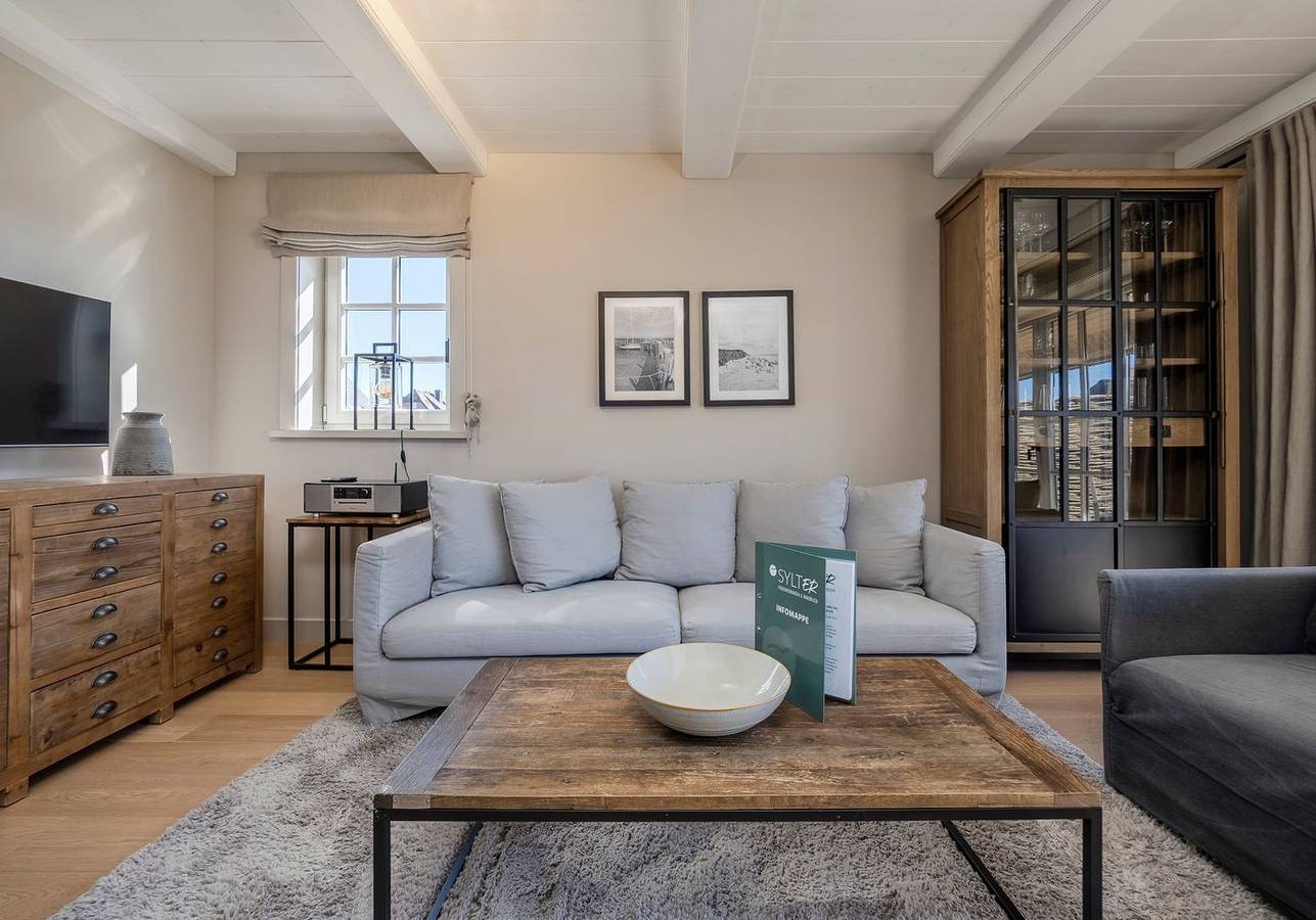 Exkl. Luxus-Hausteil unter Reet mit 4 Zimmern auf ca. 150 m², für bis zu 6 Pers. in Wenningstedt, Sylt