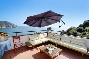 Villa for 6 Guests in Comune di Vernazza, Liguria, Picture 2