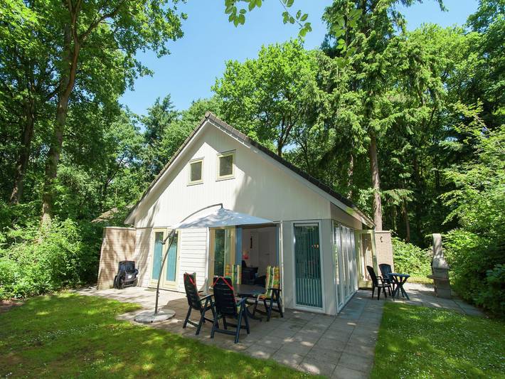 Ferienhaus für 8 Personen, mit Garten