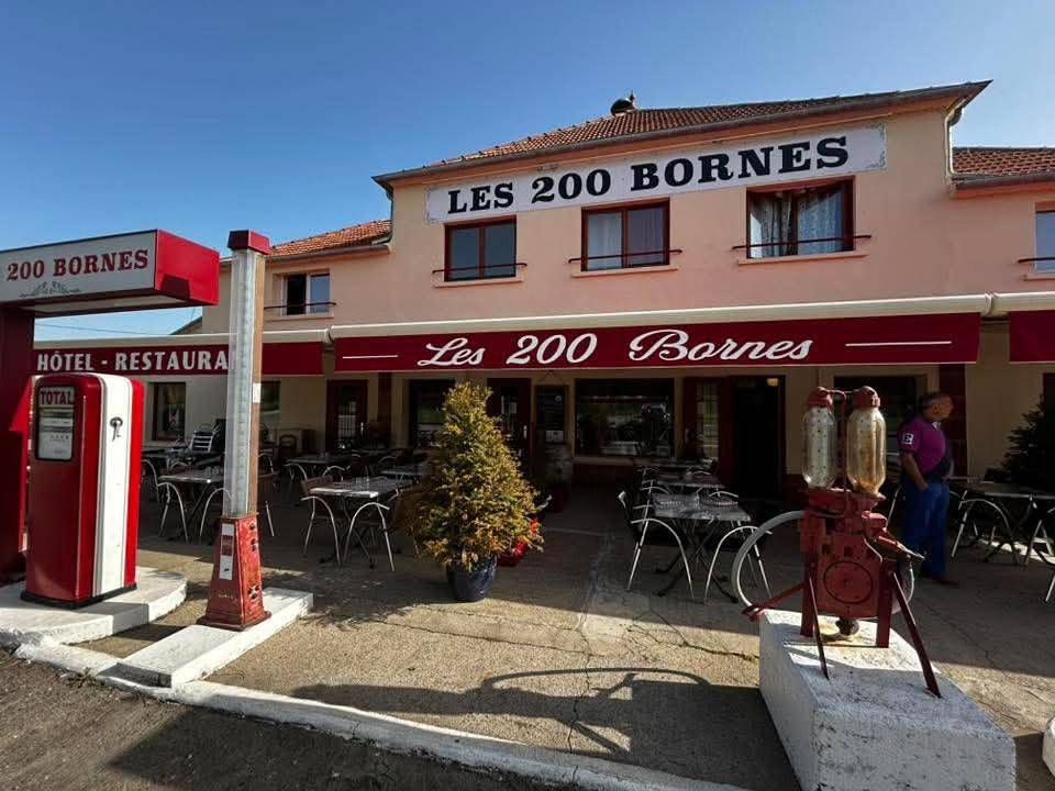 Logis Hôtel Les 200 Bornes in Pouilly-sur-Loire, Vallée de la Loire