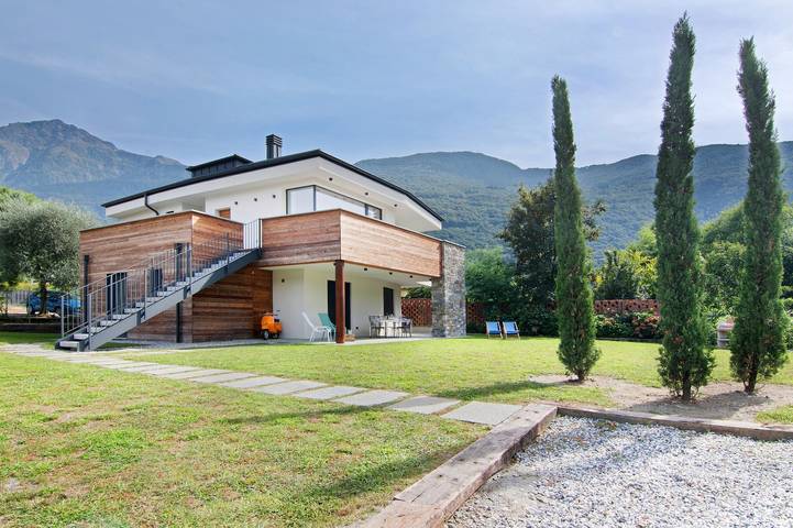 Villa 'La Del Lago' mit Wlan und Klimaanlage in Spiaggia di Piona, Colico