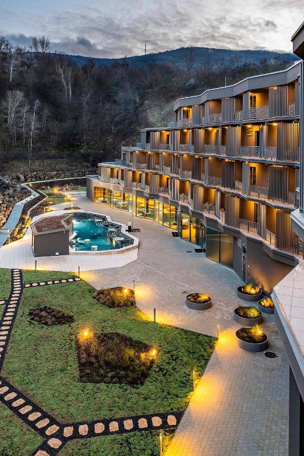 Hotel dla 2 osób, z sauna i basen oraz jacuzzi i ogród w Tokaj