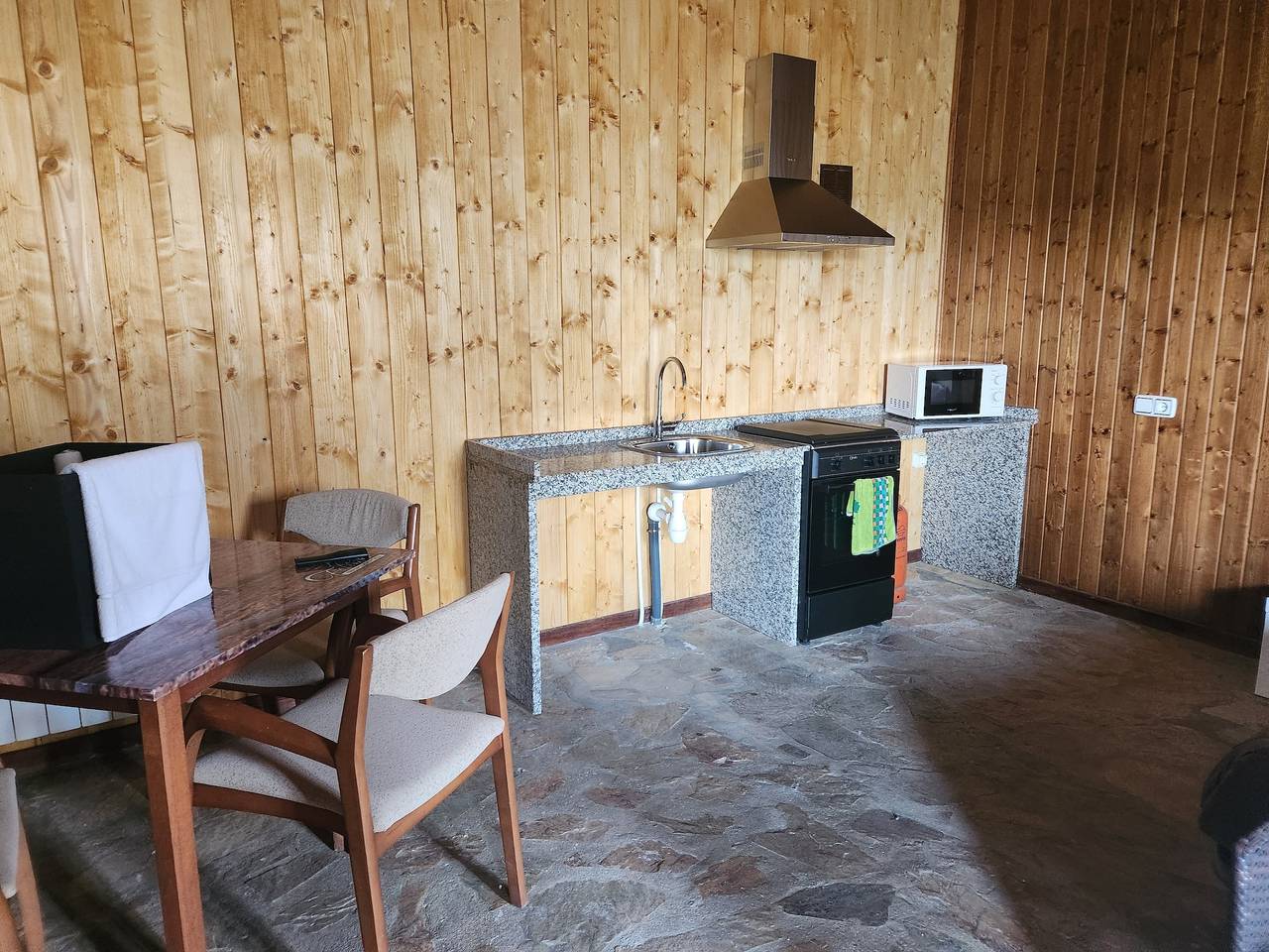 Chambre 'Jardín Habitación Triple B' avec piscine privée, terrasse et jardin partagés in Monforte de Lemos, Province de Lugo