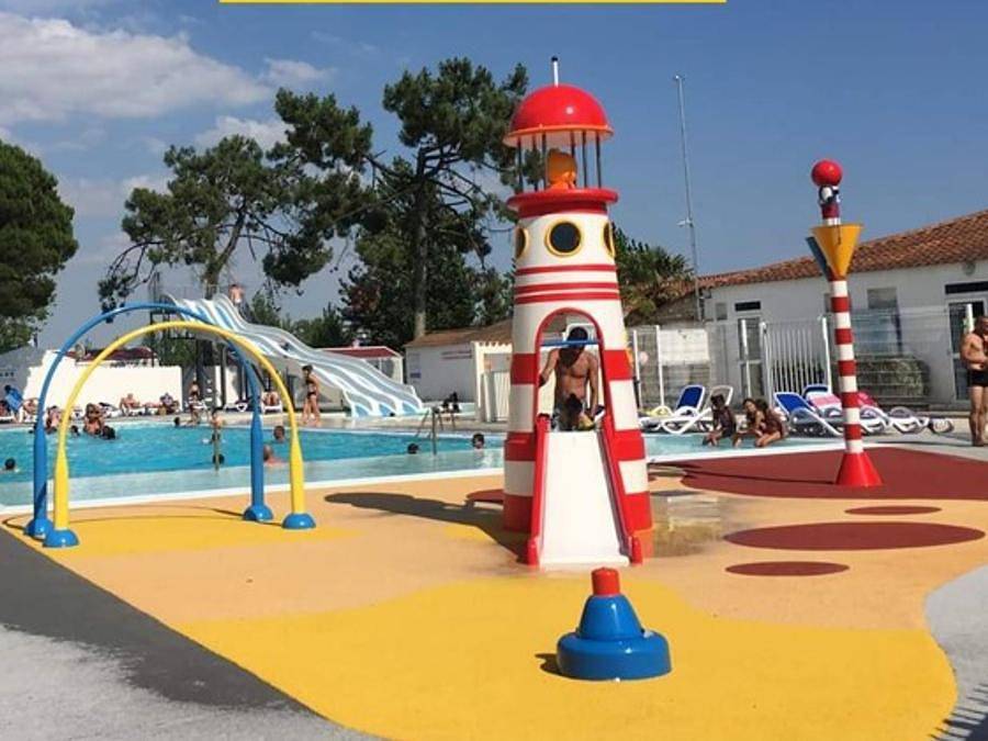 Flower Camping L’Escale du Perthuis - Mobilhome 4 personas - Mobile-Home Standard 26m² 2 dormitorios + terraza (lado tierra) in La Tranche-sur-Mer, Vandea