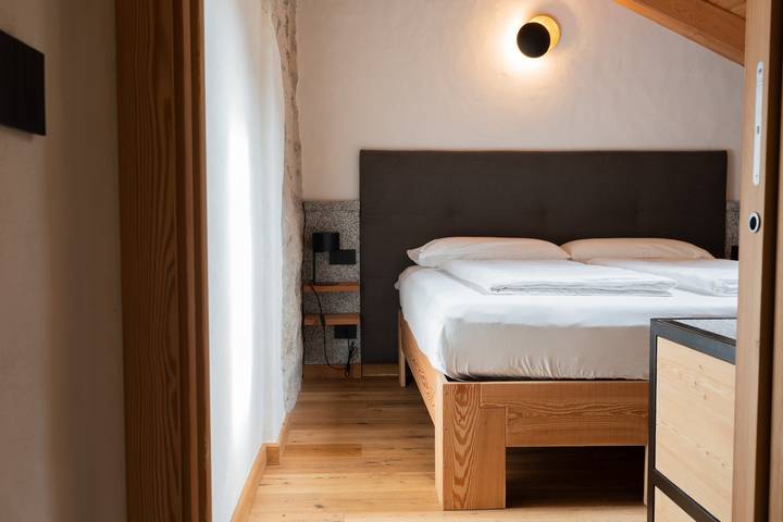 Chalet 'Maroc Mountain' con vista sulle montagne, terrazza privata e Wi-Fi in Carisolo, Alpi dell'Adamello e della Presanella