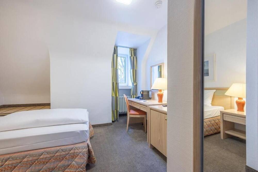 Make Your Trip More Enjoyable! Pets Are Welcome, Free Parking! in Heiligenhaus, Circondario di Mettmann