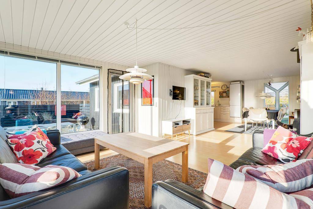Helles, gemütliches Ferienhaus mit Kaminofen in Søndervig in Søndervig, Holmsland Klit