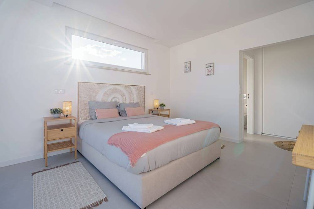 Villa Gold with ocean view in Ribamar, Lissabon Distrikt