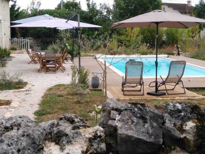 Gîte pour 2 personnes, avec piscine et jardin à Esclauzels - 2