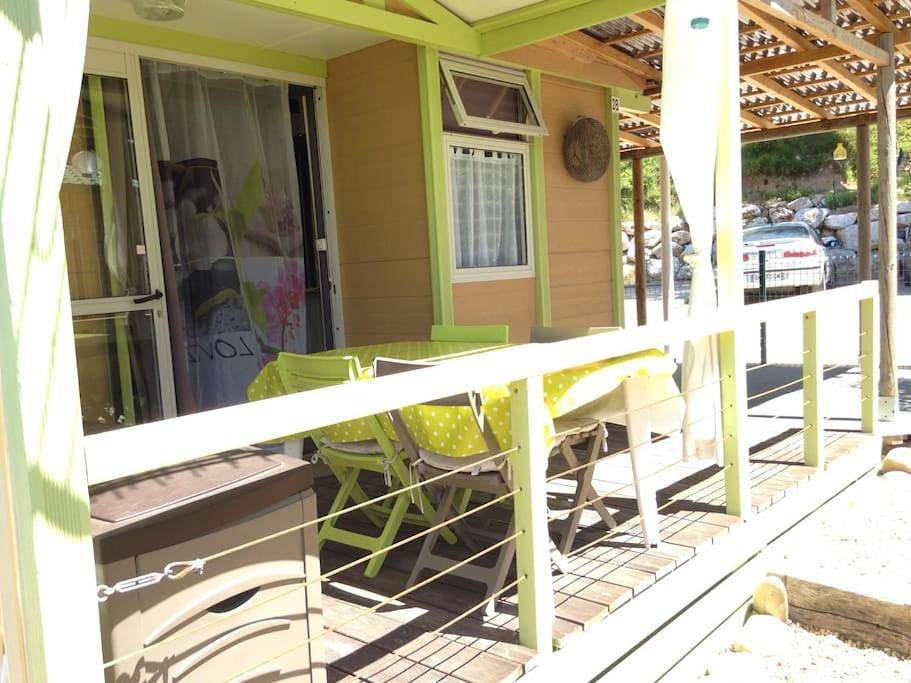 Two-Bedroom Chalet in Martigues, Côte méditerranéenne (France)