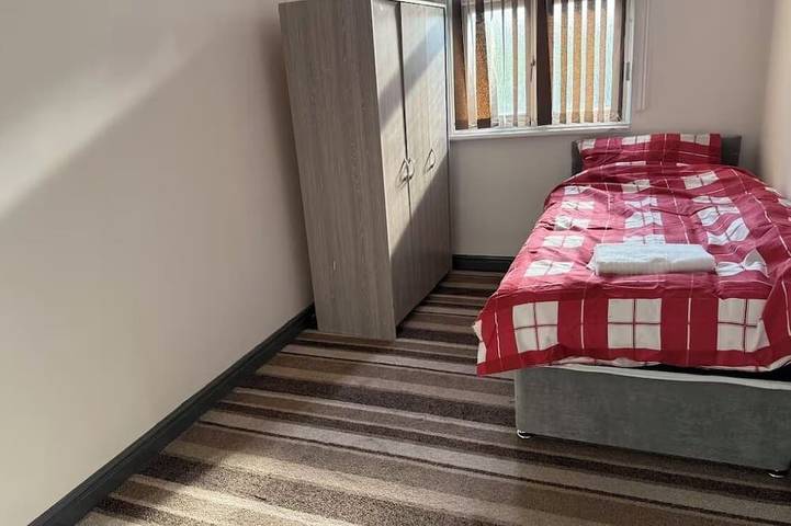 Ganze Wohnung, Spacious Wakefield Getaway 3br in Wakefield, Westliches Yorkshire