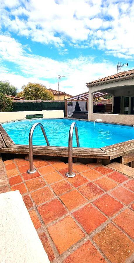 Location de vacances pour 6 personnes, avec piscine ainsi que jardin et jacuzzi à Aumes - 3