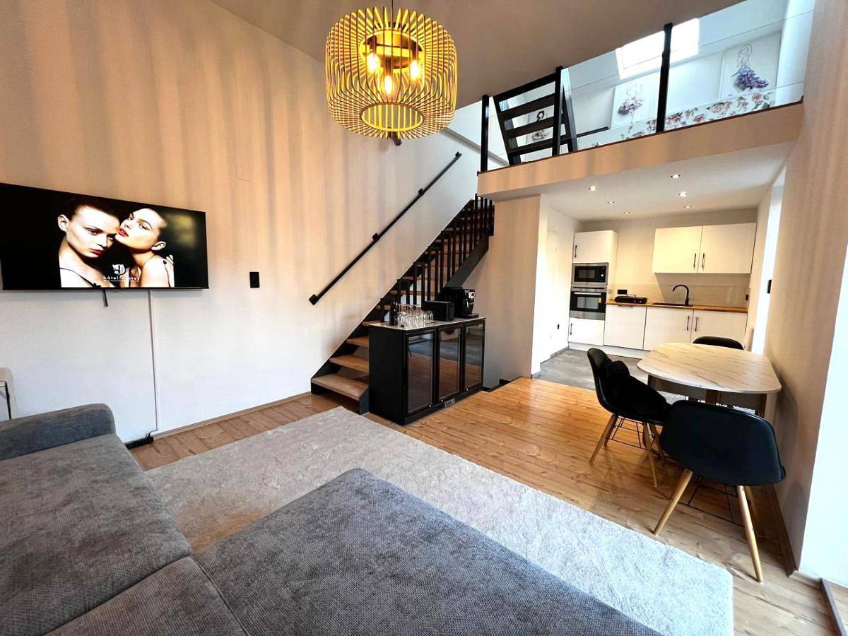Appartement entier, Bright and Modern Loft Retreat in Kehl, Forêt-Noire centrale