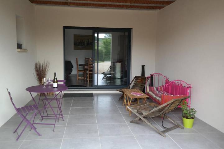 Gîte pour 4 personnes, avec jardin et vue, adapté aux familles à Leynes - 4