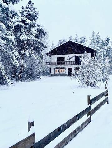 Maison de campagne pour 8 personnes, avec jardin et vue à Beauvezer