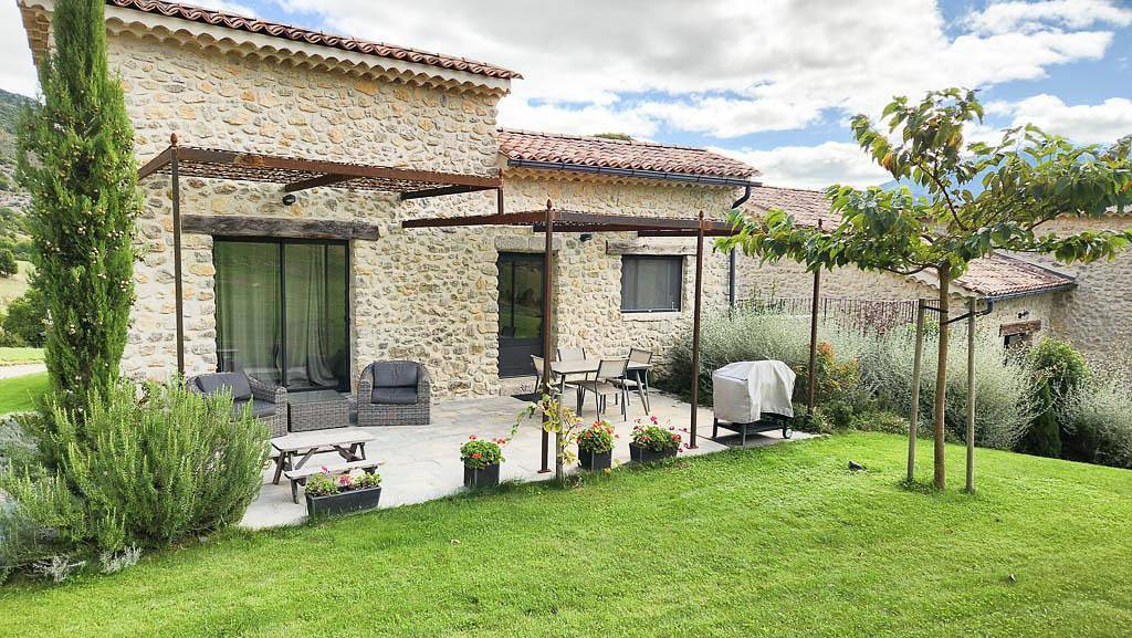 Sous les Roches - Gîte la Grange in Saint-Vincent-sur-Jabron, Région de Forcalquier