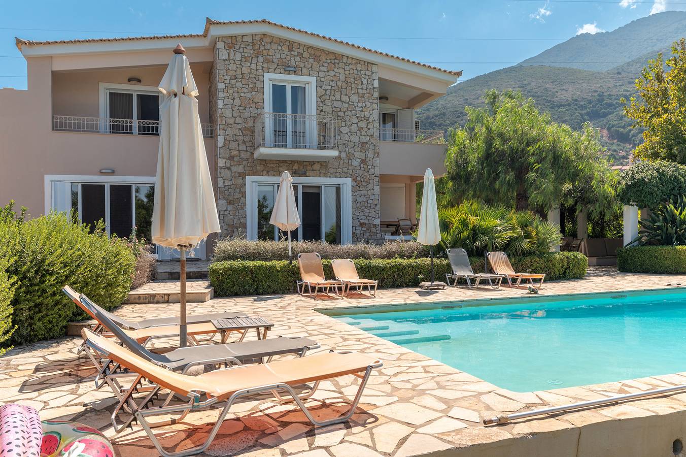 Villa 'Luxury Flora Kiparissia' mit Meerblick, Wi-Fi und Klimaanlage in Golf von Kyparissia