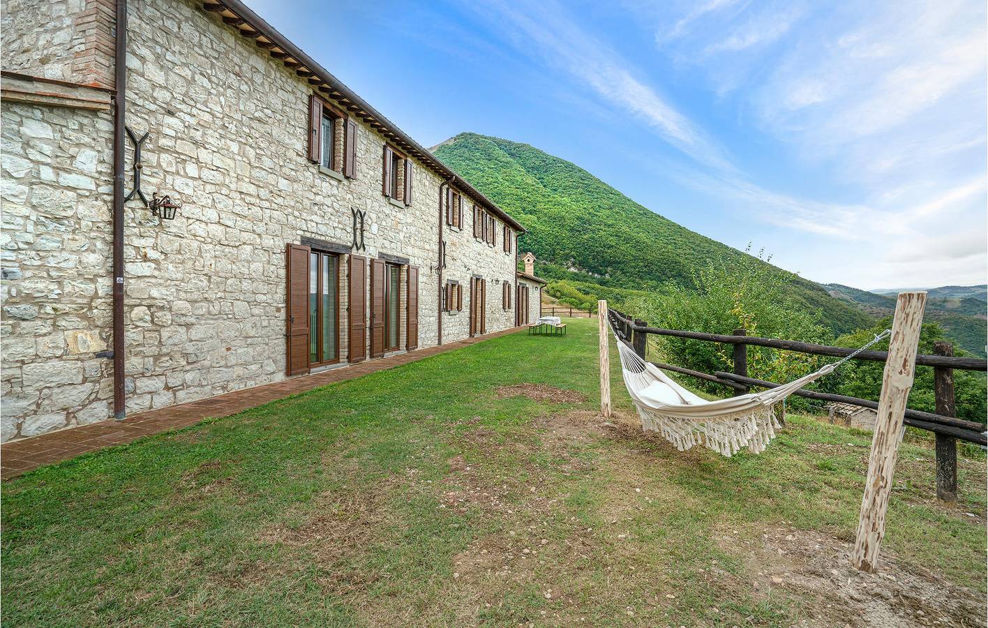 Ferienhaus für 16 Personen mit Pool in Apecchio, Valle del Metauro