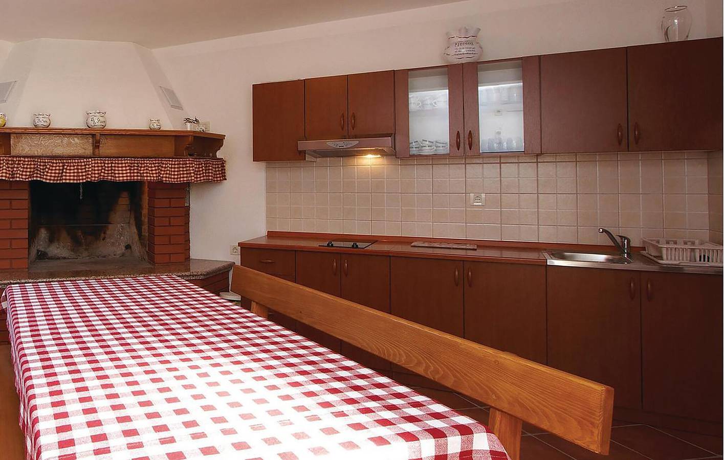 Ganze Ferienwohnung, Gemütliches Apartment mit Meerblick, Terrasse und Parkplatz in Plomin in Plomin, Ostküste Istrien