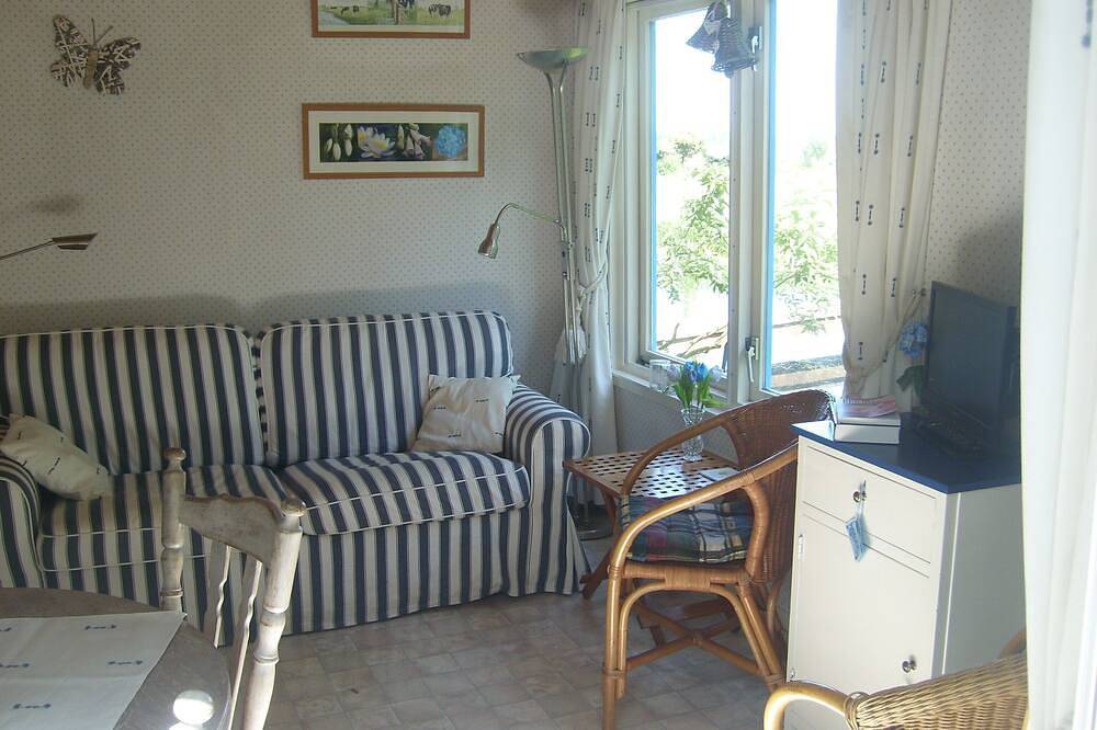 Our holiday home for those seeking tranquility stands on an island surrounded by nature in Groene Hart