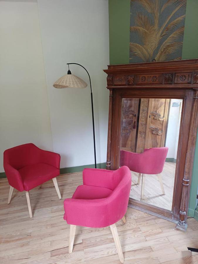 Chambre d’hôte pour 6 personnes, avec Jacuzzi et Terrasse ainsi que Piscine et Sauna