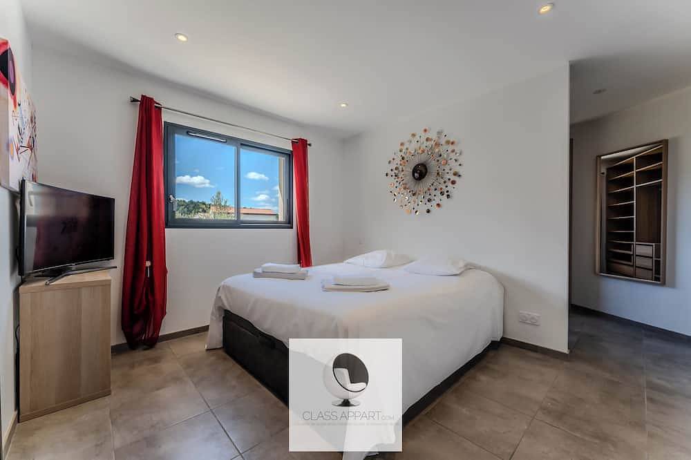 New Luxury Villa with Pool for Rent by the Week in Castelnau-le-Lez in Castelnau-le-Lez, Côte d'Améthyste