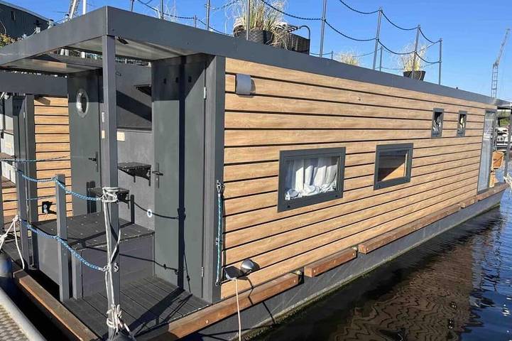 Hausboot für 4 Personen, mit Terrasse in der Lübeck