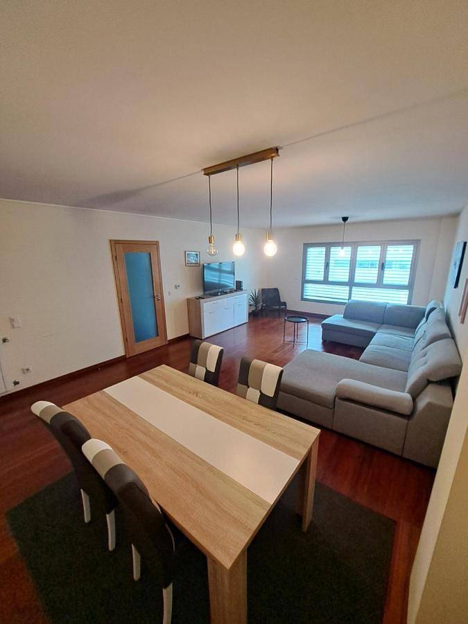 Apartamento inteiro, Three-Bedroom Apartment in Porto, Distrito do Porto