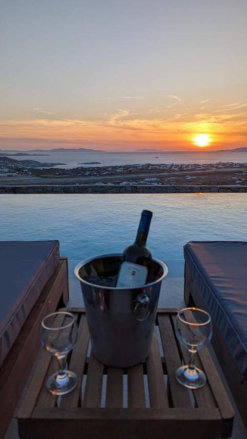 Superior Suite with Sea and Pool View in Mykonos