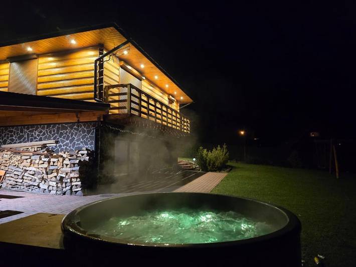 Domek letniskowy dla 11 osób, z ogród i sauna oraz widok w Zawoja