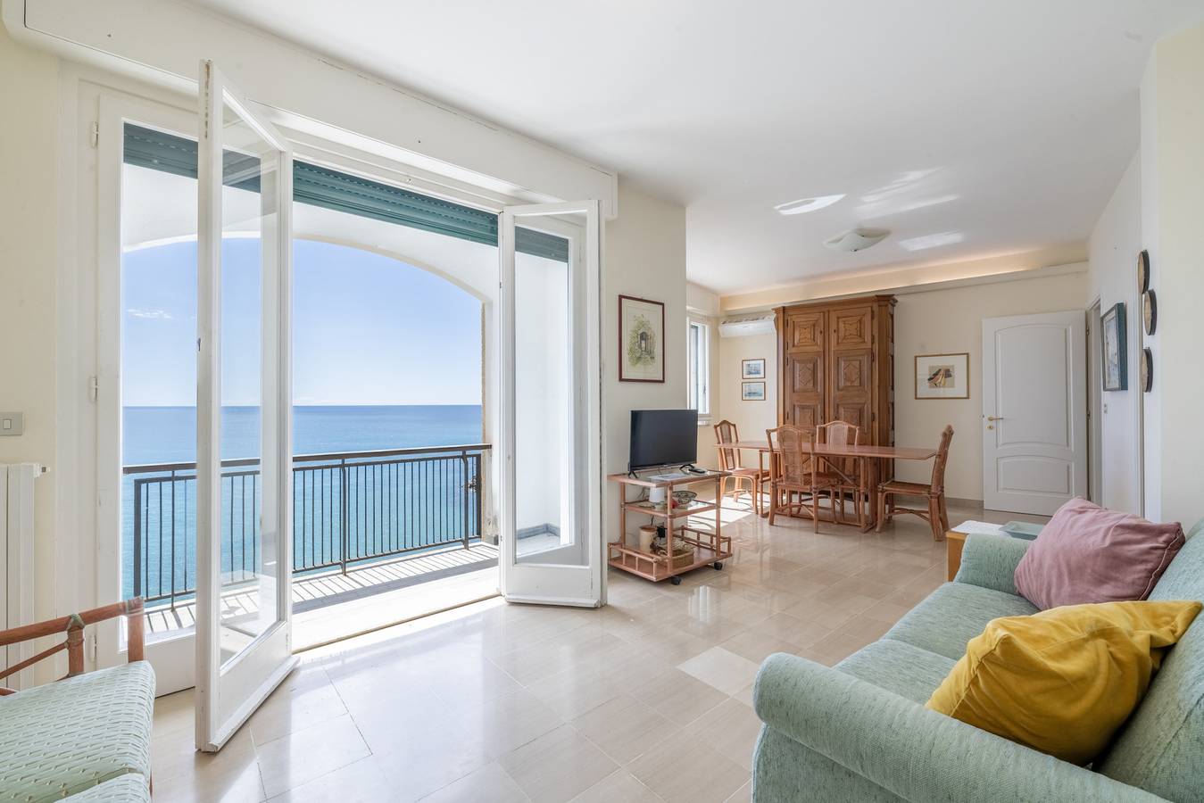 Entire apartment, The Sound of the Sea by Wonderful Italy in San Remo, Sanremo Municipality