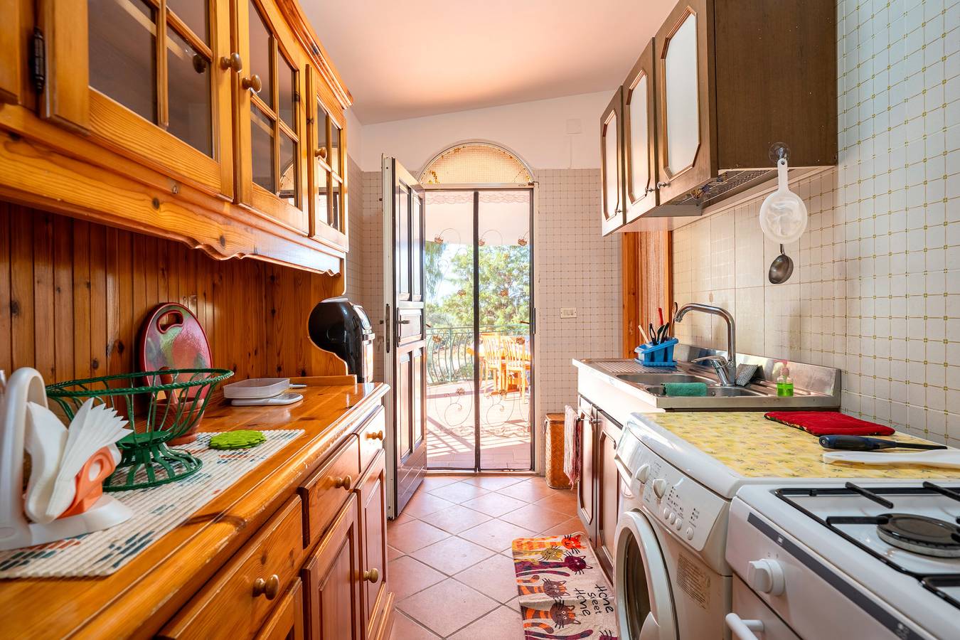 Villa 'Degli Ulivi' con Terrazza Privata e Aria Condizionata in Manduria, Golfo di Taranto