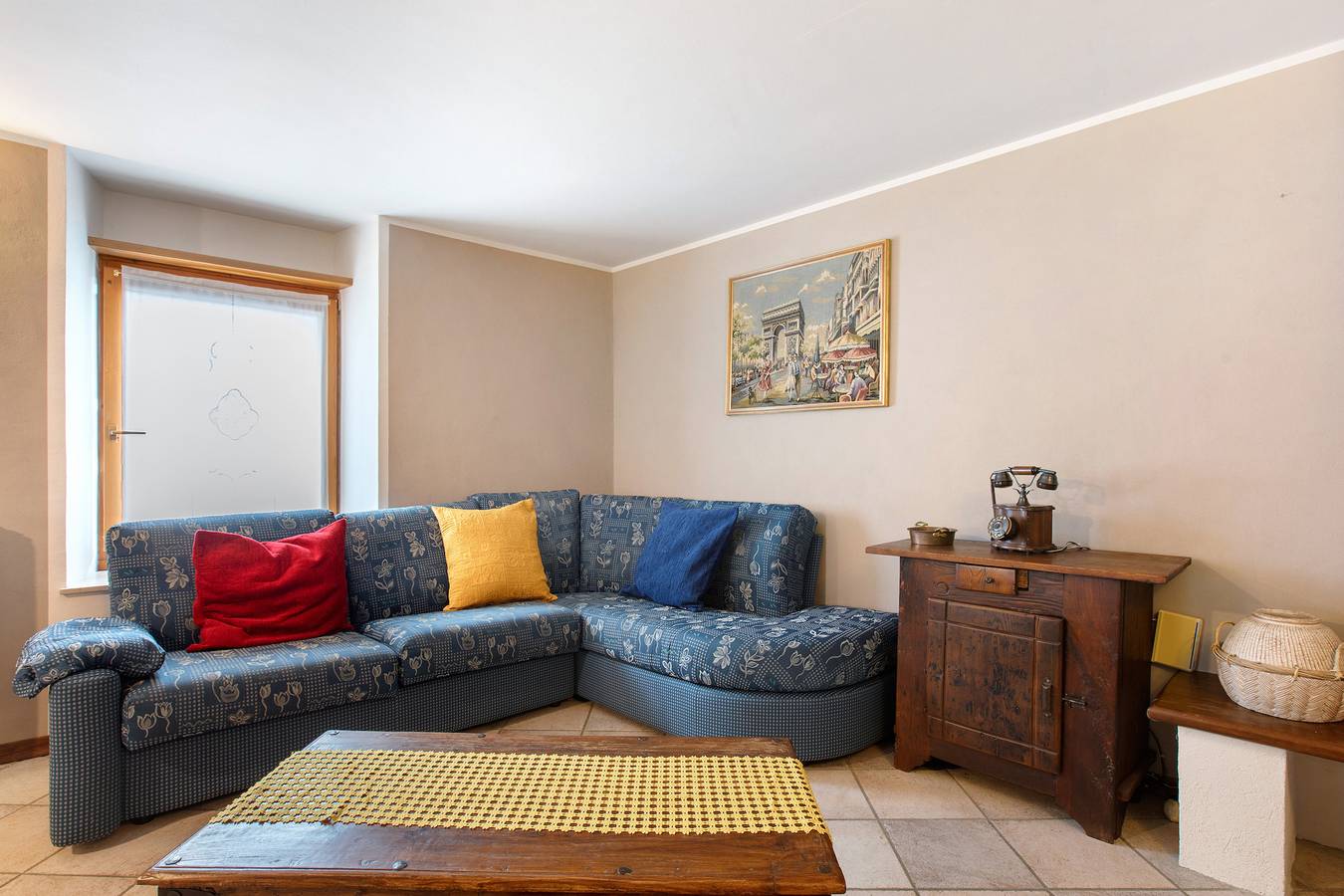 Entire apartment, Holiday Apartment "La Maison Du Coeur" with Balcony & Wi-Fi in Estaod, Comune di Montjovet