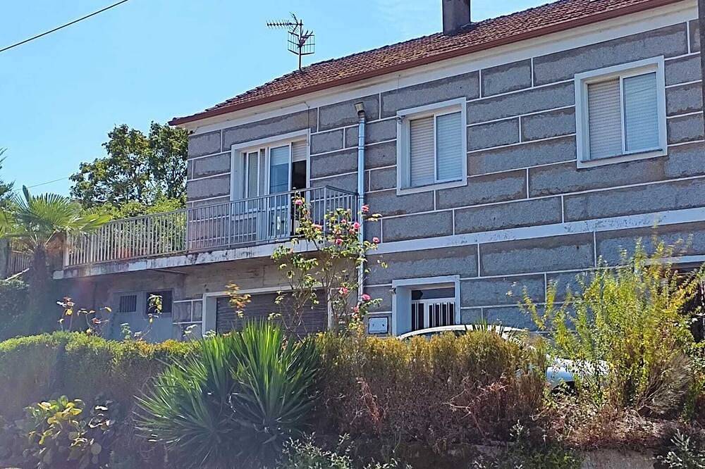 Ourense Termal, Ribeira Sacra and medieval towns.  in Amoeiro, Orense Région