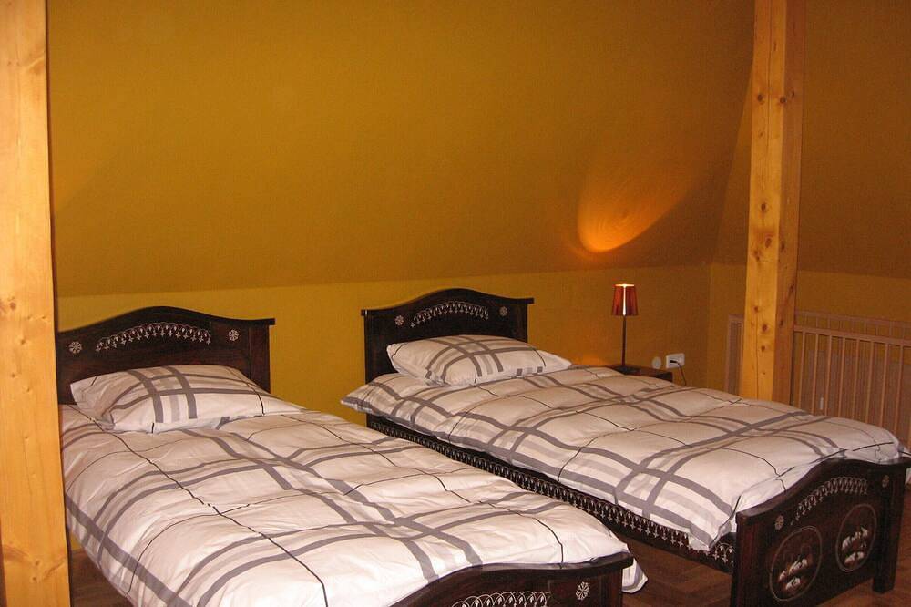 Fantastisches Familienferienhaus mit ökologischem Schwimmbad inmitten der Natur in Csernely, Borsod-Abaúj-Zemplén megye