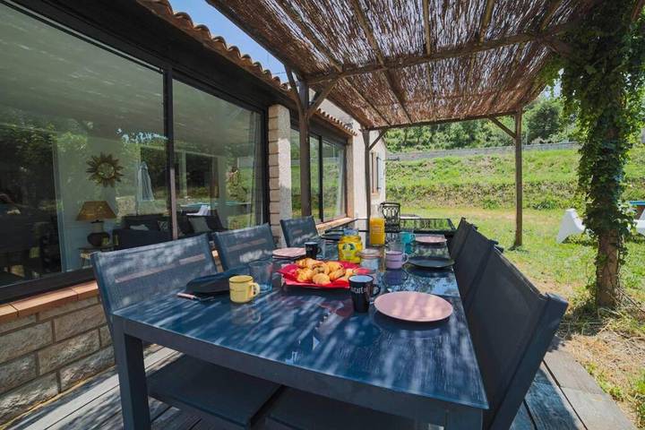 Casa de vacaciones para 6 personas, con piscina además de vistas y jardín - 1