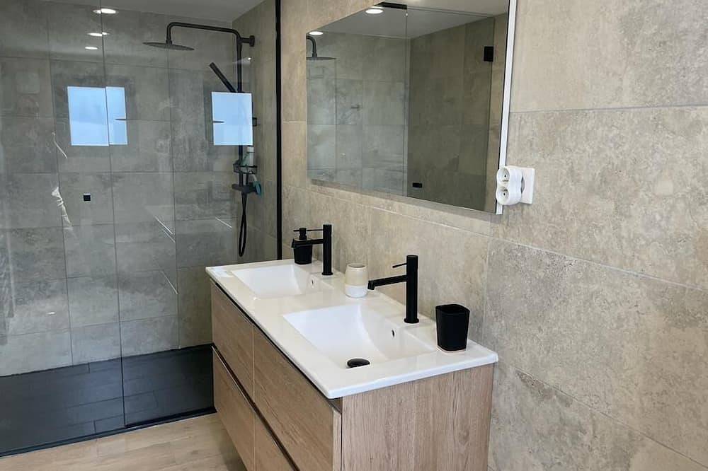 Ganze Wohnung, 50m2 garden level, 400 m from Agosta beach in Albitreccia, Ajaccio und Umgebung